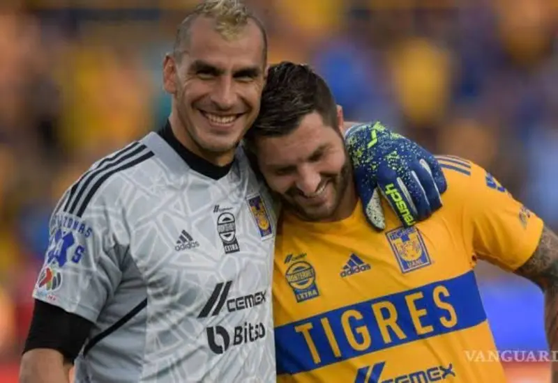 El portero Nahuel Guzmán y el delantero André-Pierre Gignac, figuras del equipo, confirman su continuidad en el club de fútbol Tigres UANL.