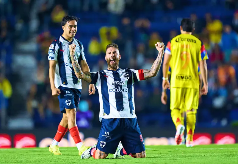 Los jugadores de Rayados de Monterrey en las semifinales, donde buscan ser el caballo negro del torneo después de eliminar al América.