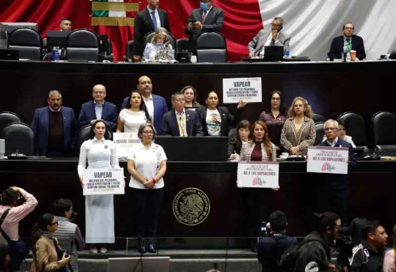 Imagen que ilustra la prohibición de vapeadores en México, una reforma legal que busca proteger la salud de niños y adolescentes.
