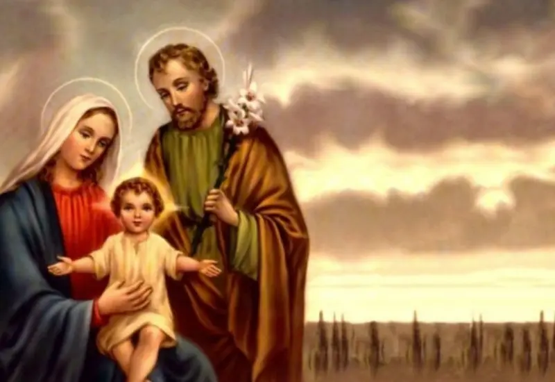 Una ilustración de la Sagrada Familia, con Jesús, María y José, que sirve como ejemplo de la unión y el amor familiar.