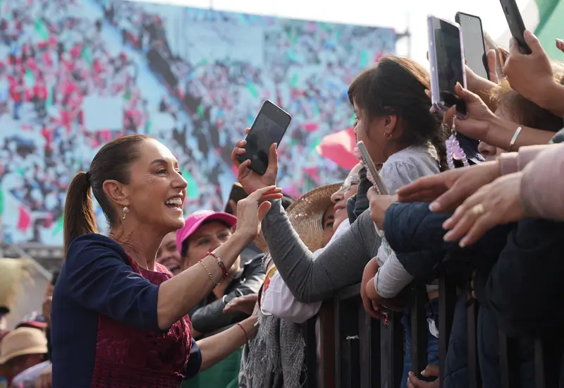 Claudia Sheinbaum Pardo afirma durante un evento que ninguna campaña sucia frenará el avance de la Cuarta Transformación en México.