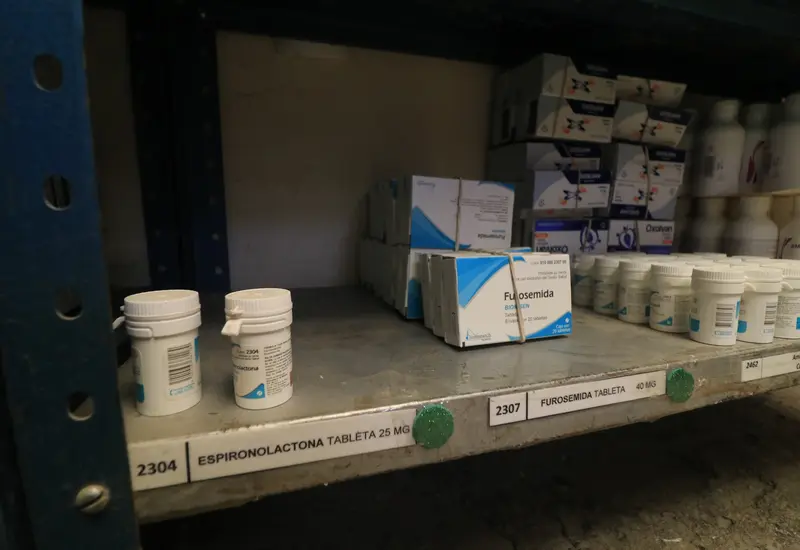 Los Servicios de Salud de Oaxaca (SSO) investigan el mercado negro de fármacos que pone en riesgo el abasto de medicamentos en la entidad.