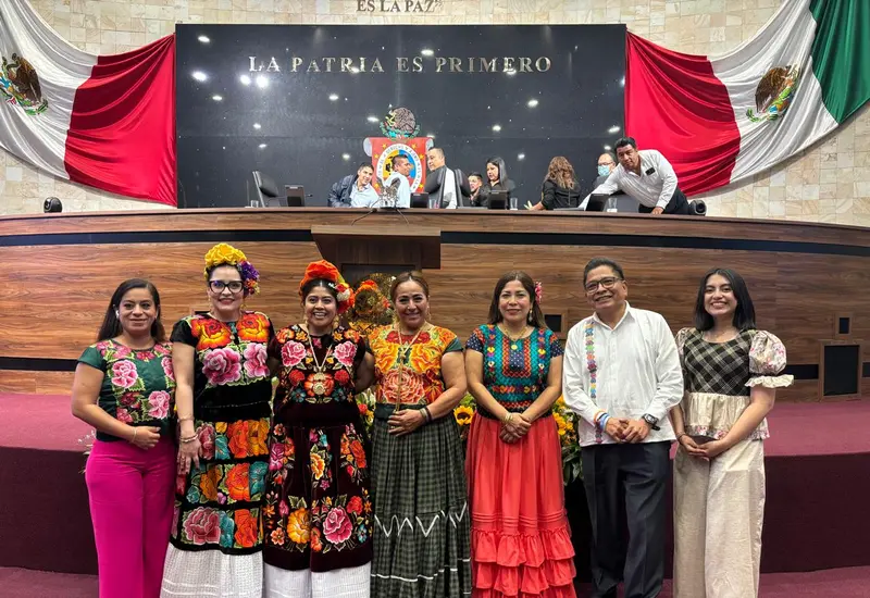 El traje de tehuana, indumentaria tradicional del Istmo, es reconocido como Patrimonio Cultural Inmaterial del estado de Oaxaca.