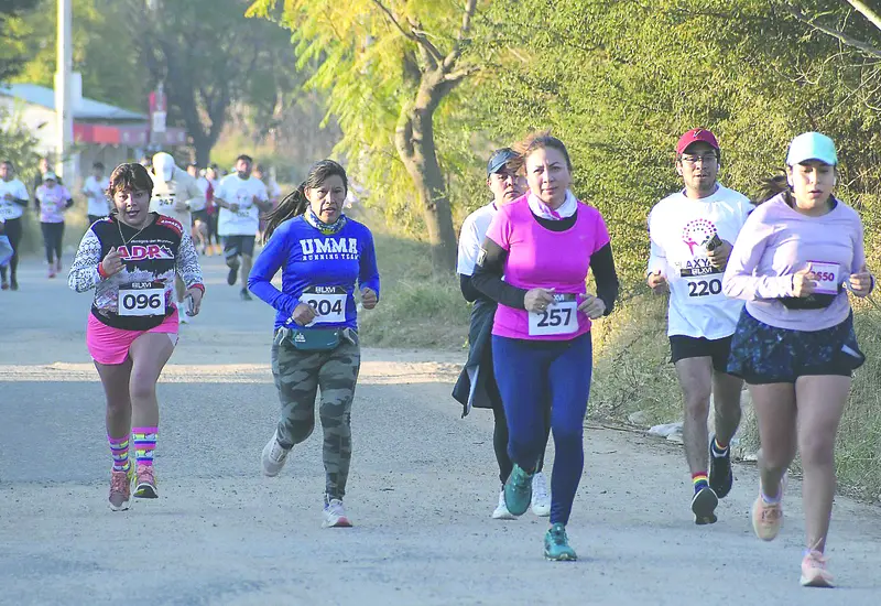 El recorrido fue por diferentes calles de San Raymundo Jalpan