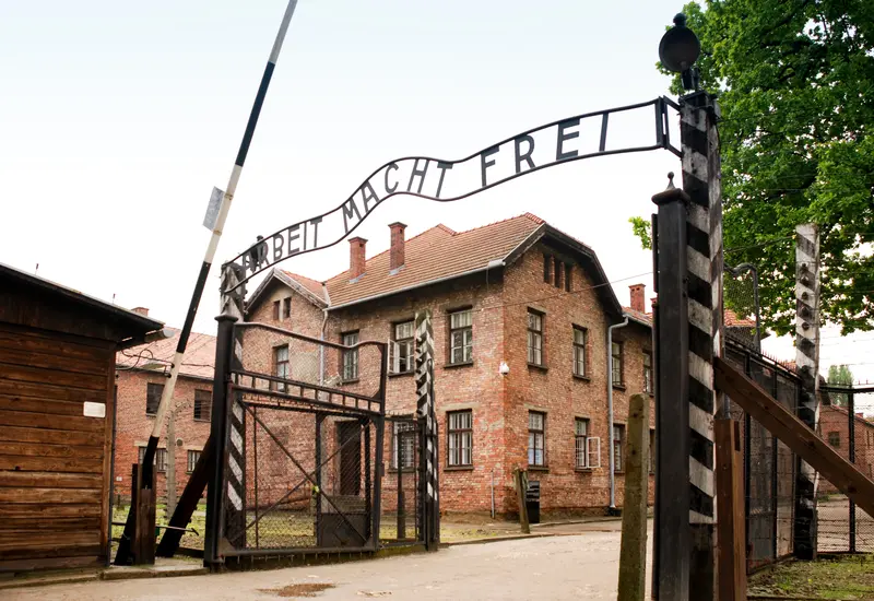 Auschwitz_I_(22_May_2010)