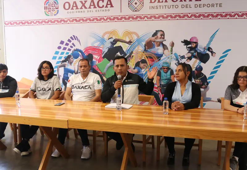 La presentación fue encabezada por el director del Indeporte Oaxaca, Arturo de Jesús Chávez.