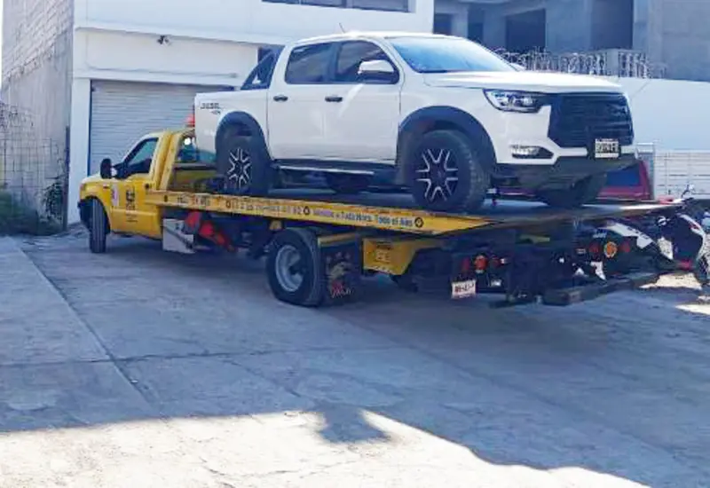 La camioneta fue localizada por GPS.