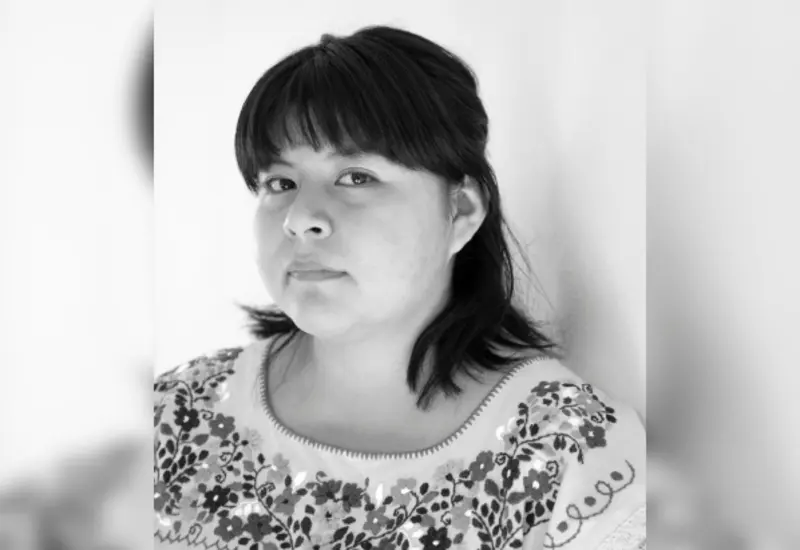 Itzel Nicolás es una artista plástica, estudiante de la Licenciatura en Artes Plásticas y Visuales de la UABJO.