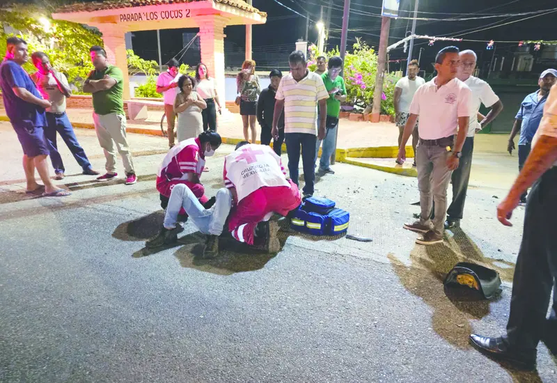 El pizzero resultó lesionado tras chocar contra una camioneta.