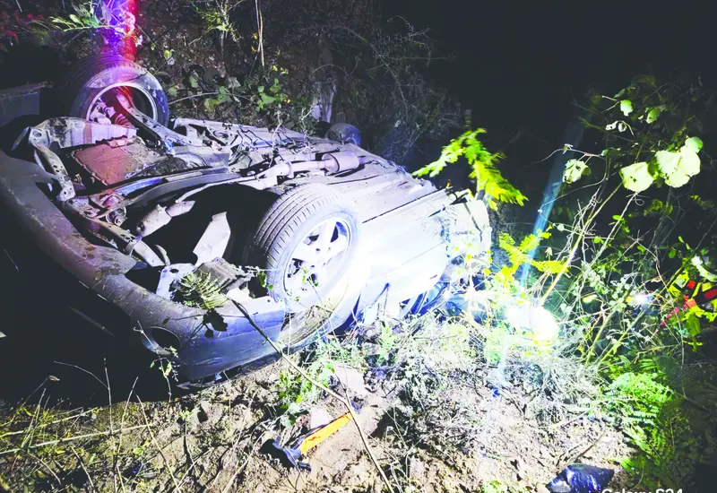 Tres personas fallecieron al volcar un vehículo en Barranca Larga, Ejutla de Crespo.