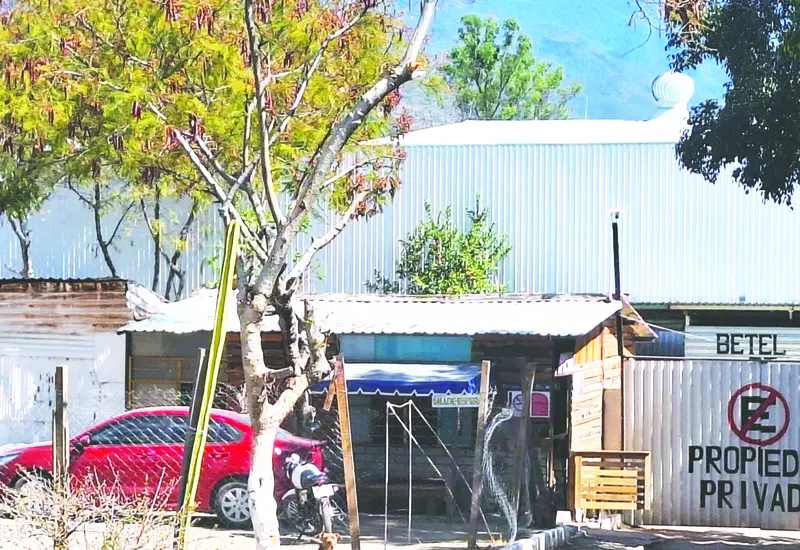 El supuesto centro de rehabilitación donde hallaron tres unidades de motor con reporte de robo y droga.