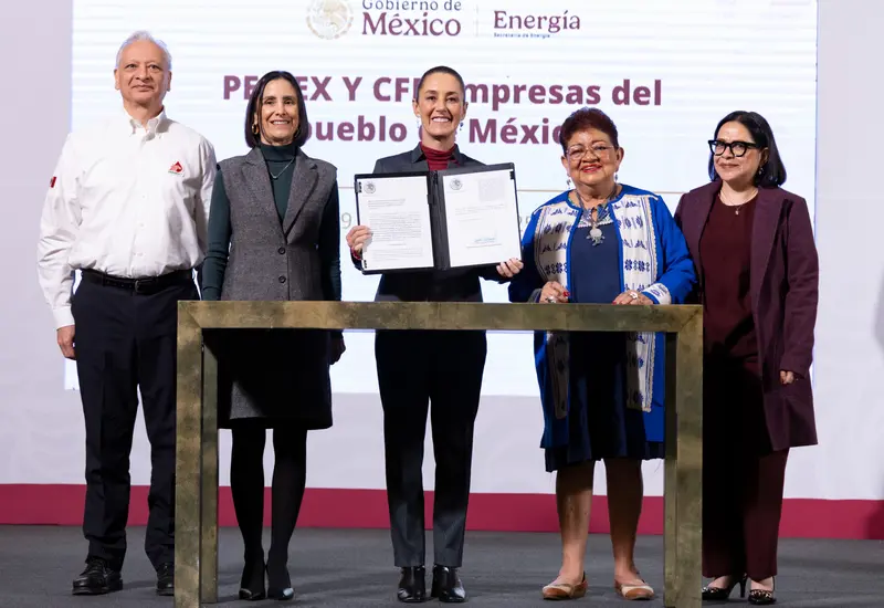 Sheinbaum considera un Plan de Inversiones histórico para la CFE con 23,400 millones de dólares para fortalecer la generación, transmisión y distribución de electricidad en México. 