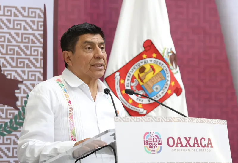 En la conferencia del gobernador el titular de Sinfra anunció que este año se concluirán e iniciarán 15 proyectos importantes para Oaxaca.