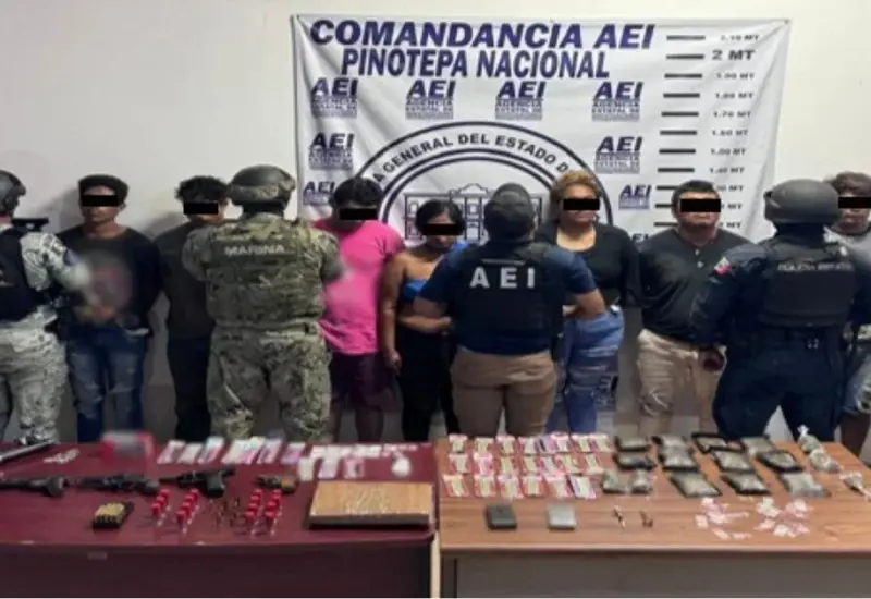 En una vivienda del barrio La Posta fueron detenidas nueve personas con armas, droga y una motocicleta robada.