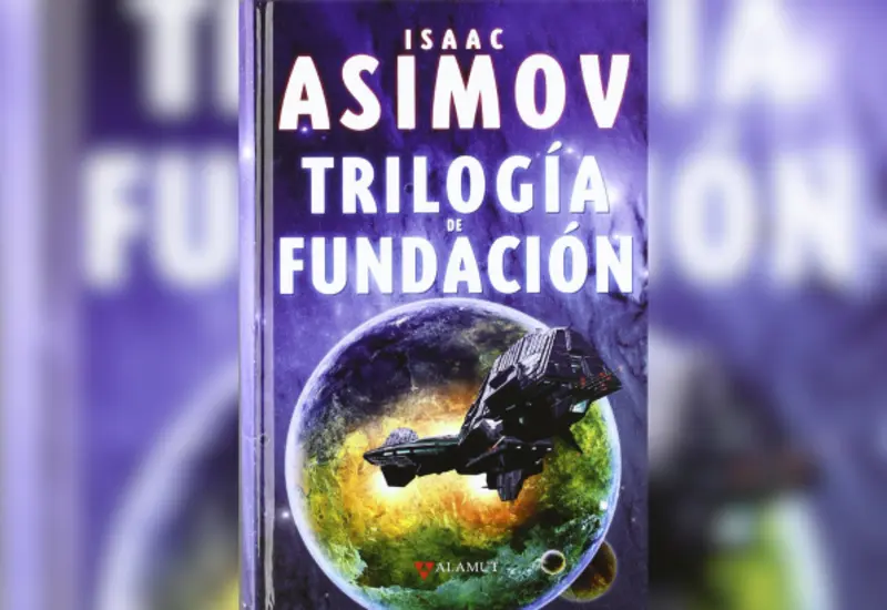 La primera saga de "Fundación" consta de tres volúmenes: Fundación, Fundación e Imperio, Segunda Fundación; después se añadirían otros tomos más.