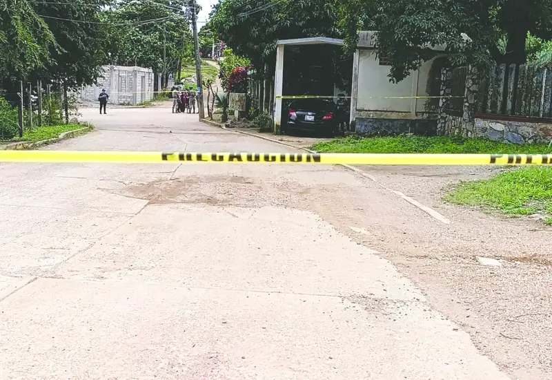 El lugar fue acordonado por elementos policiacos.
