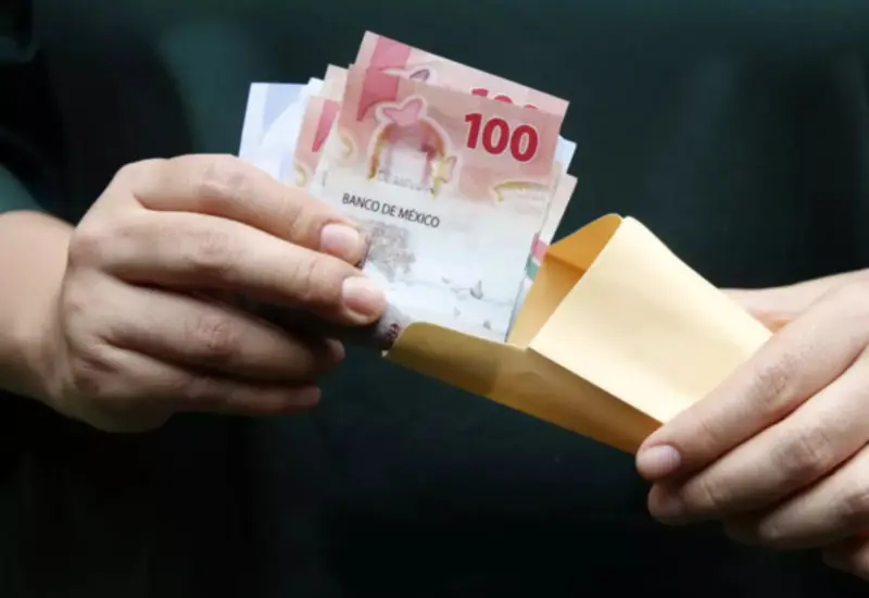 Este 1 de enero entró en vigor el incremento del 12  por ciento al Salario Mínimo General con lo cual na- die podrá ganar menos de 8 mil 475 pesos mensuales en la zona general en donde se ubica Oaxaca.