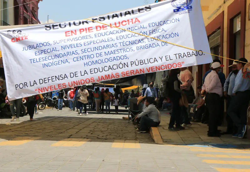  Los paros magisteriales y horarios reducidos en el sector público orillan a elegir una escuela privada. 