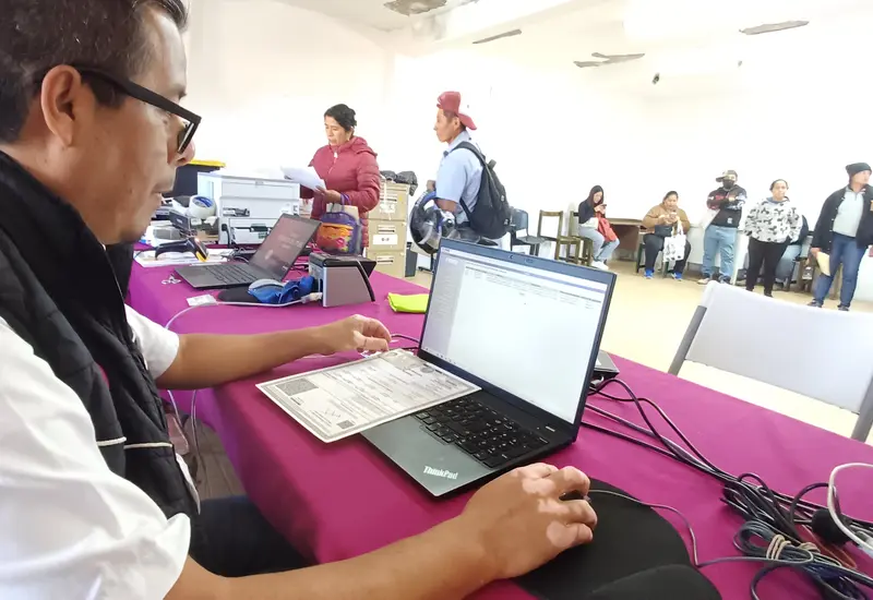 Se amplió el horario de atención, pero no el número de trabajadores en el módulo móvil del INE en Etla.