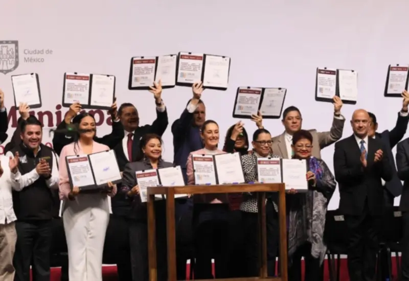 La Presidenta Sheinbaum también anunció la creación de un Plan Maestro en el que se juntarán los re- cursos de los tres niveles de gobierno para garantizar el acceso y abasto de agua potable.