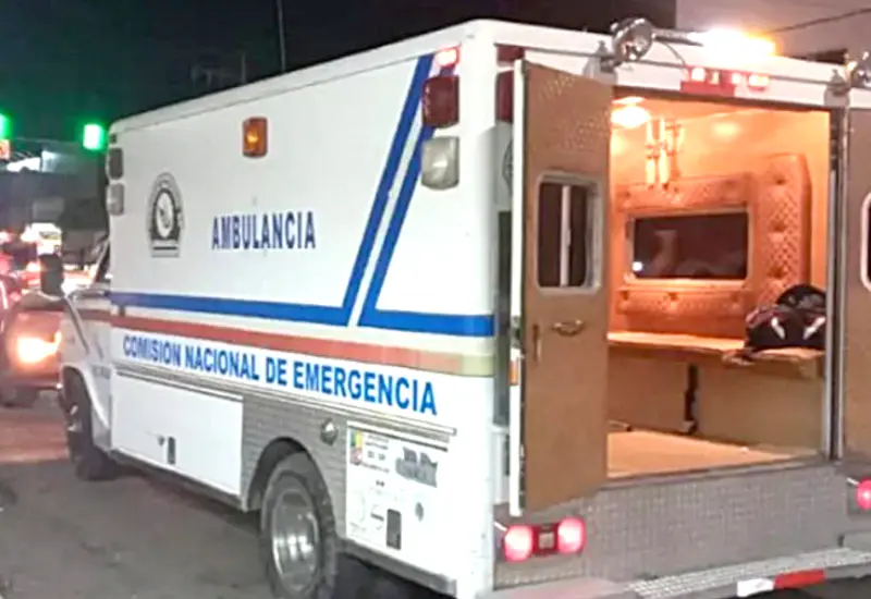  La lesionada fue trasladada a un hospital para su atención médica.