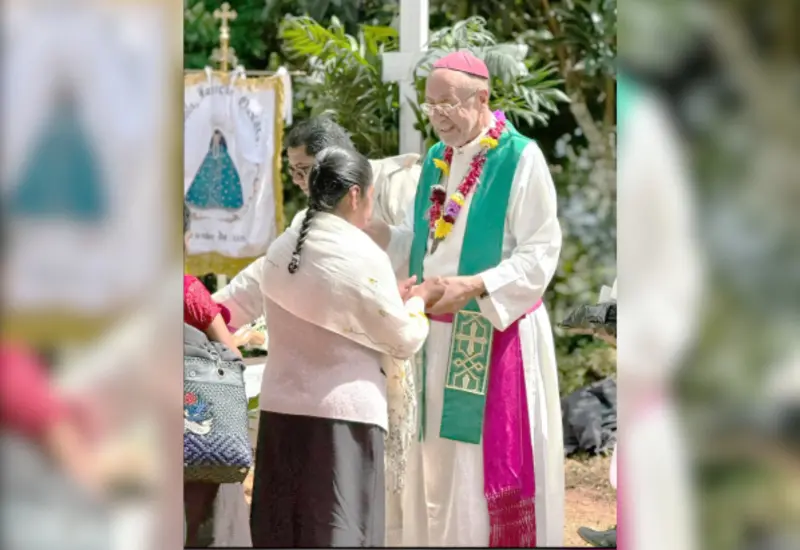 El Obispo Florencio Armando Colín Cruz ofreció al Papa Francisco sus oraciones y sus deseos de recuperación.