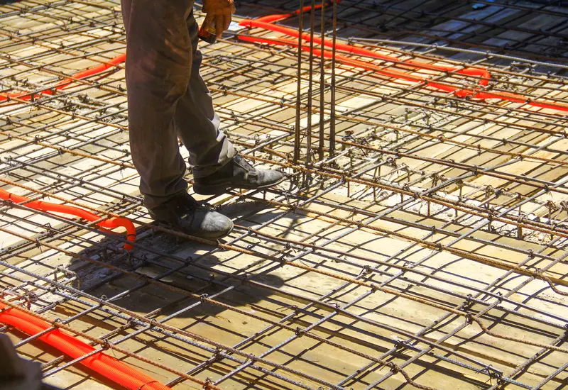En el sector de la construcción el acero y el aluminio se utilizan en diversas áreas: vivienda, espacios educativos, infraestructura de salud, entre otros. 