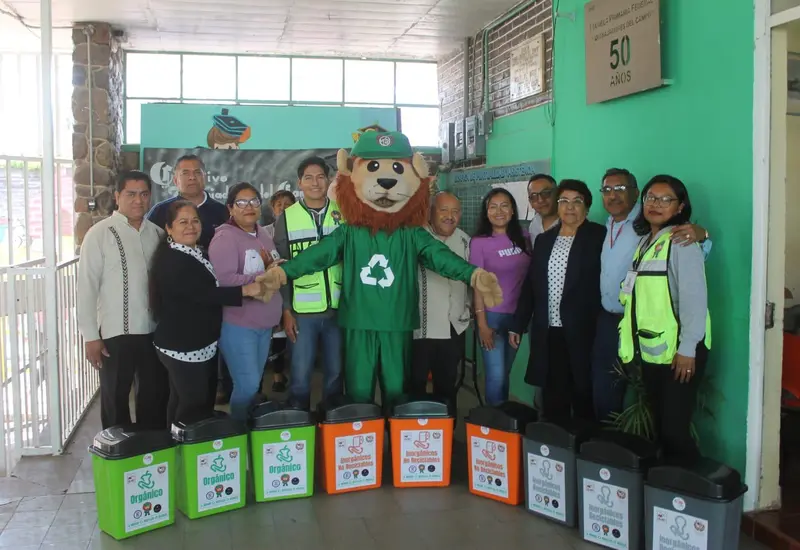 La brigada llegó a las escuelas y recorrerá las más de 100 instituciones educativas en Huajuapan.