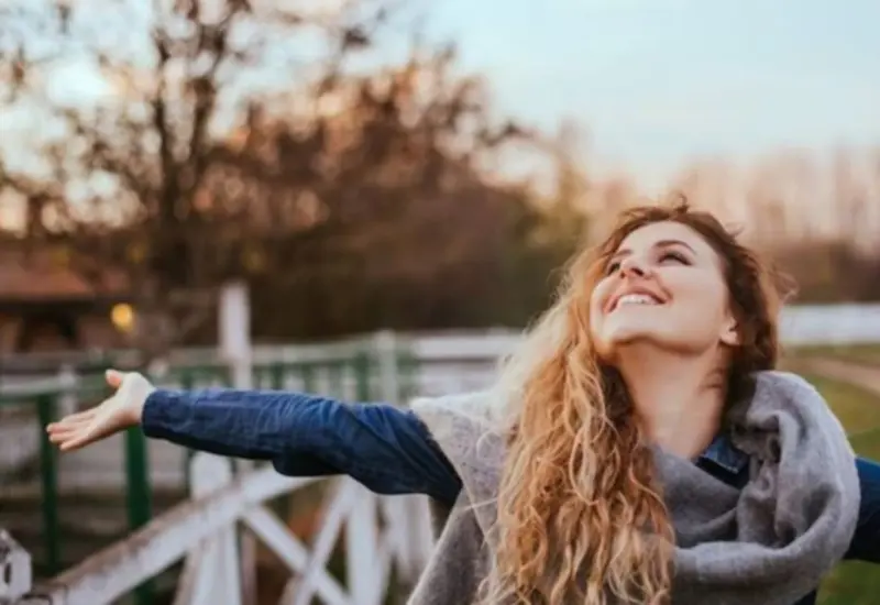 Bajo los influjos del enamoramiento, hombres y mujeres procuran a sus nuevas parejas con esmero y dedicación.