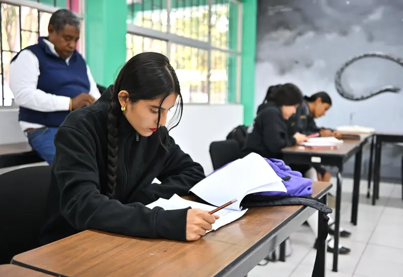 El ITESM otorga becas del 100 por ciento de la colegiatura y otros beneficios.