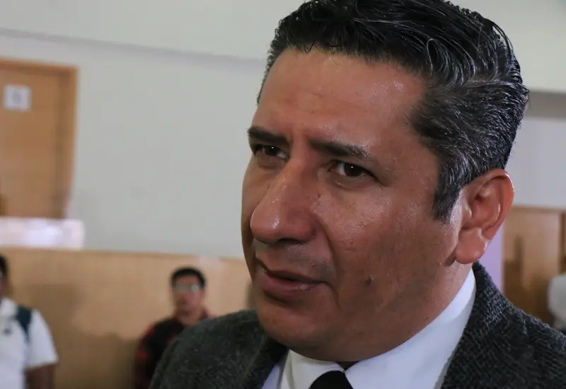 El fiscal Rodríguez Alamilla dijo que el programa de  proximidad social “Fiscalía en tu Comunidad”, brin- da capacitación en temas como Informe Policial  Homologado y Primer Respondiente.