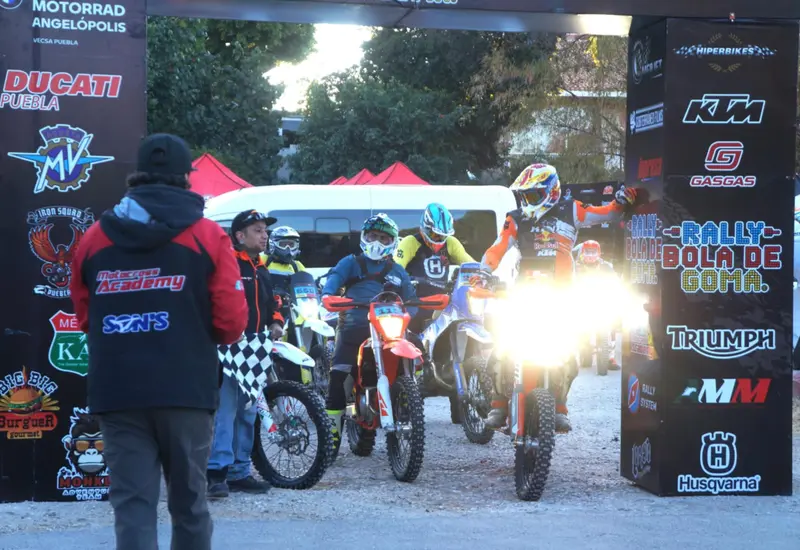 Pilotos de la categoría intermedios tomaron la salida del segundo Rally Bola de Gona Oaxaca 2025