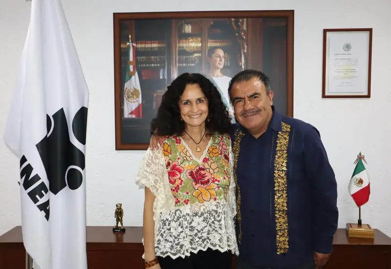 Acordaron el director del INEA y la Senadora trabajar intensamente para abatir el rezago educativo del  país, por lo que se reunirán periódicamente.