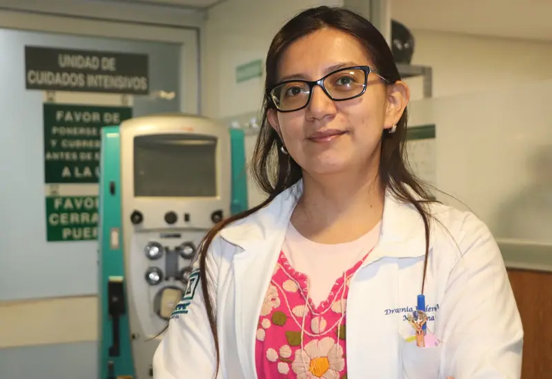 La doctora Zenia Hernández explicó que este tratamiento ofrece un manejo más efectivo y seguro.