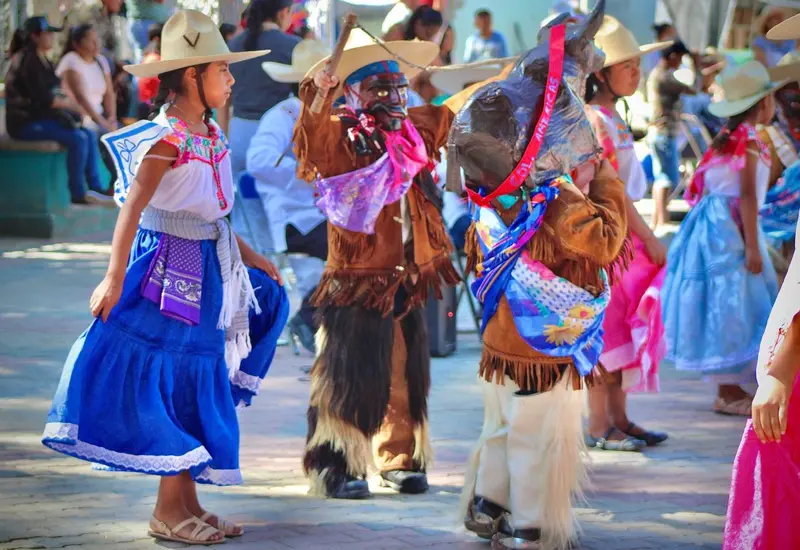 Juxtlahuaca se prepara para su carnaval 2025.