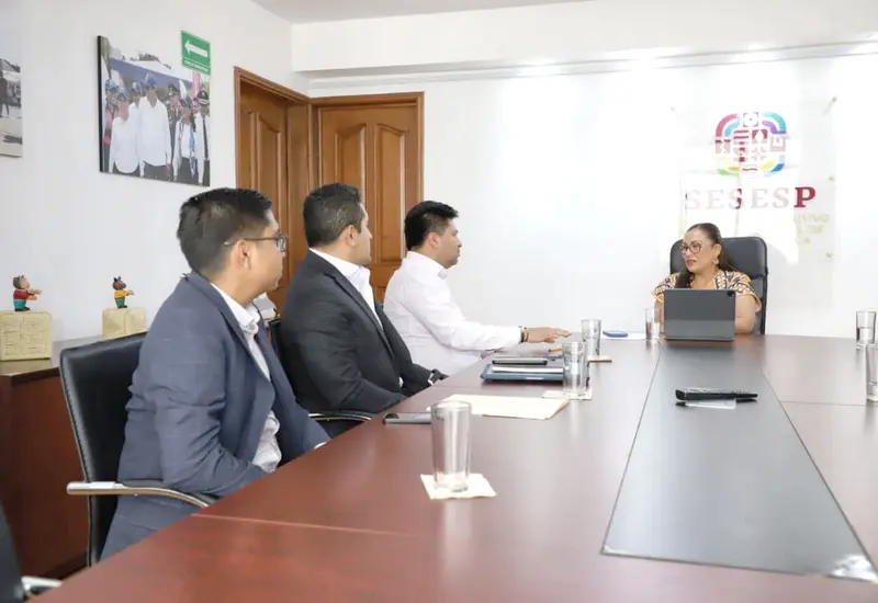 La autoridad de Huajuapan se reunió con Natalia Karina Barón Ortiz, secretaria ejecutiva del Sistema Estatal de Seguridad Pública.