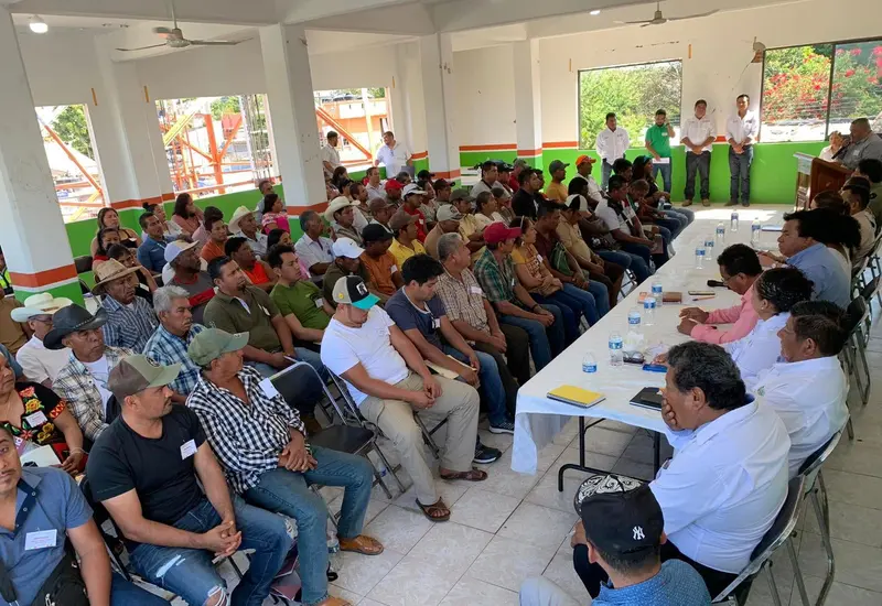 Al acto asistieron dependencias federales y estatales, autoridades ejidales, municipales y auxiliares, así como directivos de instituciones educativas.