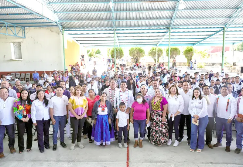 La directora del INPLAN indicó que todas las escuelas en Huajuapan y la Mixteca recibirán apoyo.