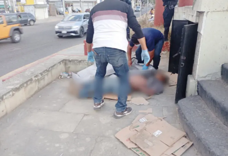 La persona fallecida es un hombre de aproximadamente 40 años de edad.