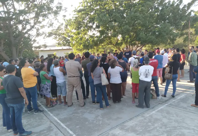 Pobladores exigen resolver el problema de escasez de agua.