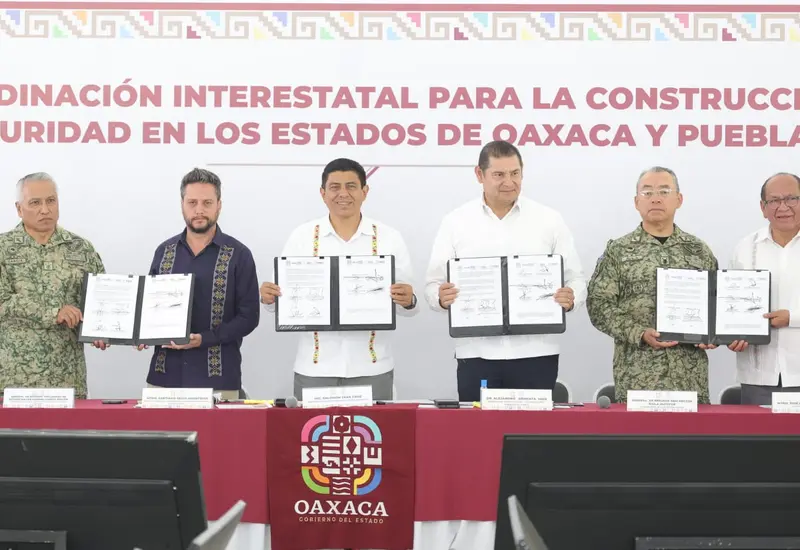 Los gobernadores de Oaxaca, Salomón Jara Cruz, y de Puebla, Alejandro Armenta Mier, suscribieron el convenio.