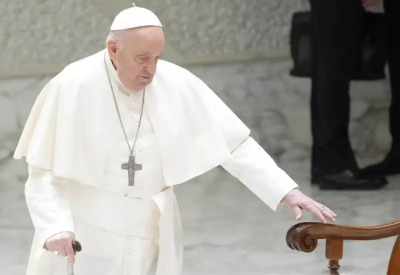 papa_fracisco_grave_salud