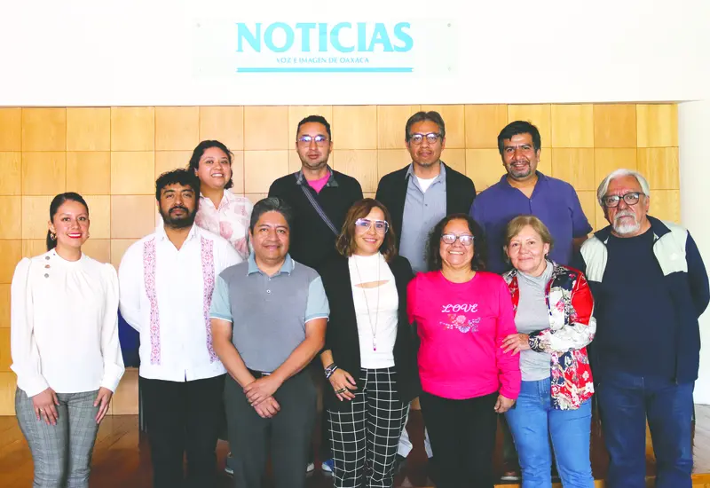 La tripulación sigue a bordo...