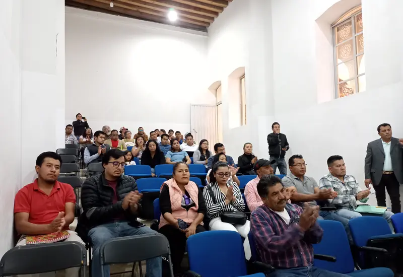 Profesionales del campo se reúnen para brindar una mejor producción y asesorar a connacionales que regresen al campo mixteco.