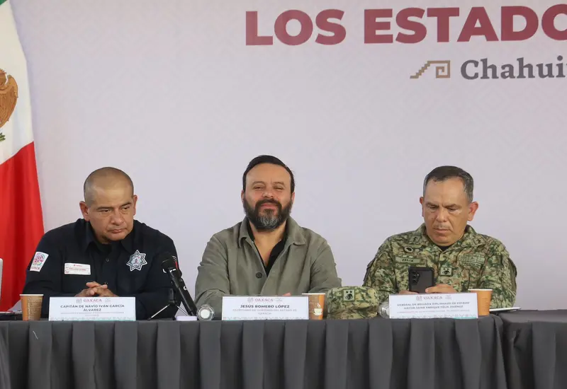 El secretario de Gobierno (al centro) subrayó que sería extremo fingir la muerte de una persona para que pueda escapar.