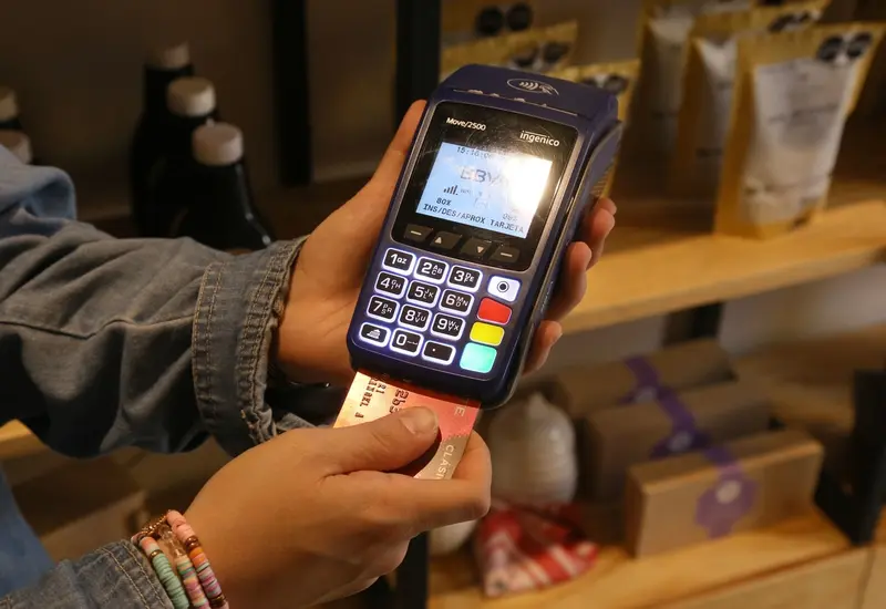 Informe de Ebanx destaca que las transferencias electrónicas experimentaron un crecimiento del 131 % en 2022.