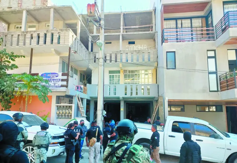 La Fiscalía General del Estado continúa con la investigación en Huatulco por el crimen de 9 personas.