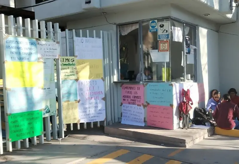 La protesta se realizó en el plantel 145 Huajuapan.