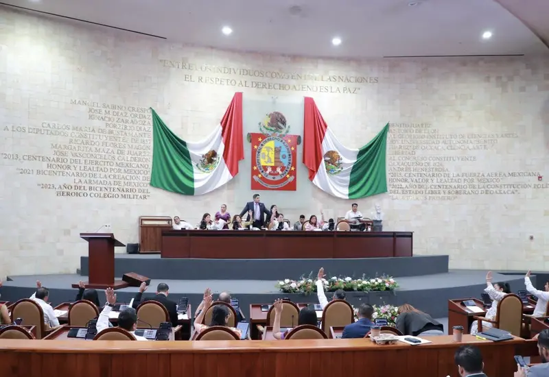 Con respecto al Nepotismo Electoral, destacan que con este cambio constitucional a nivel federal se garantizará la renovación política.