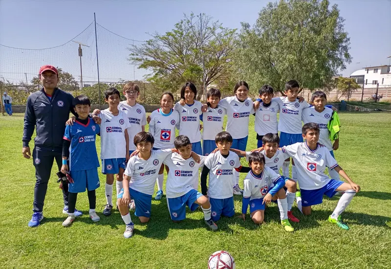 El equipo de Escuela de Cruz Azul va por el título.